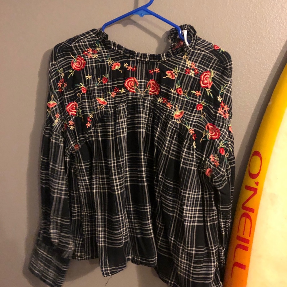 Black and white long sleeve with embroidered